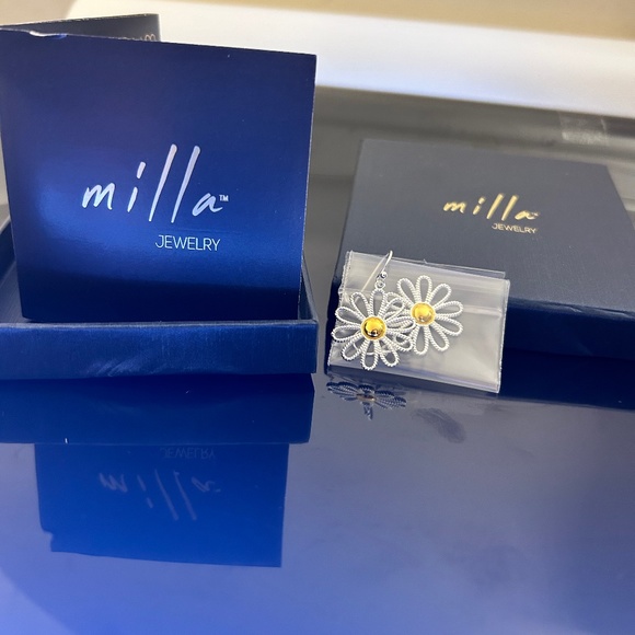 Milla jewelry earrings - Picture 1 of 2